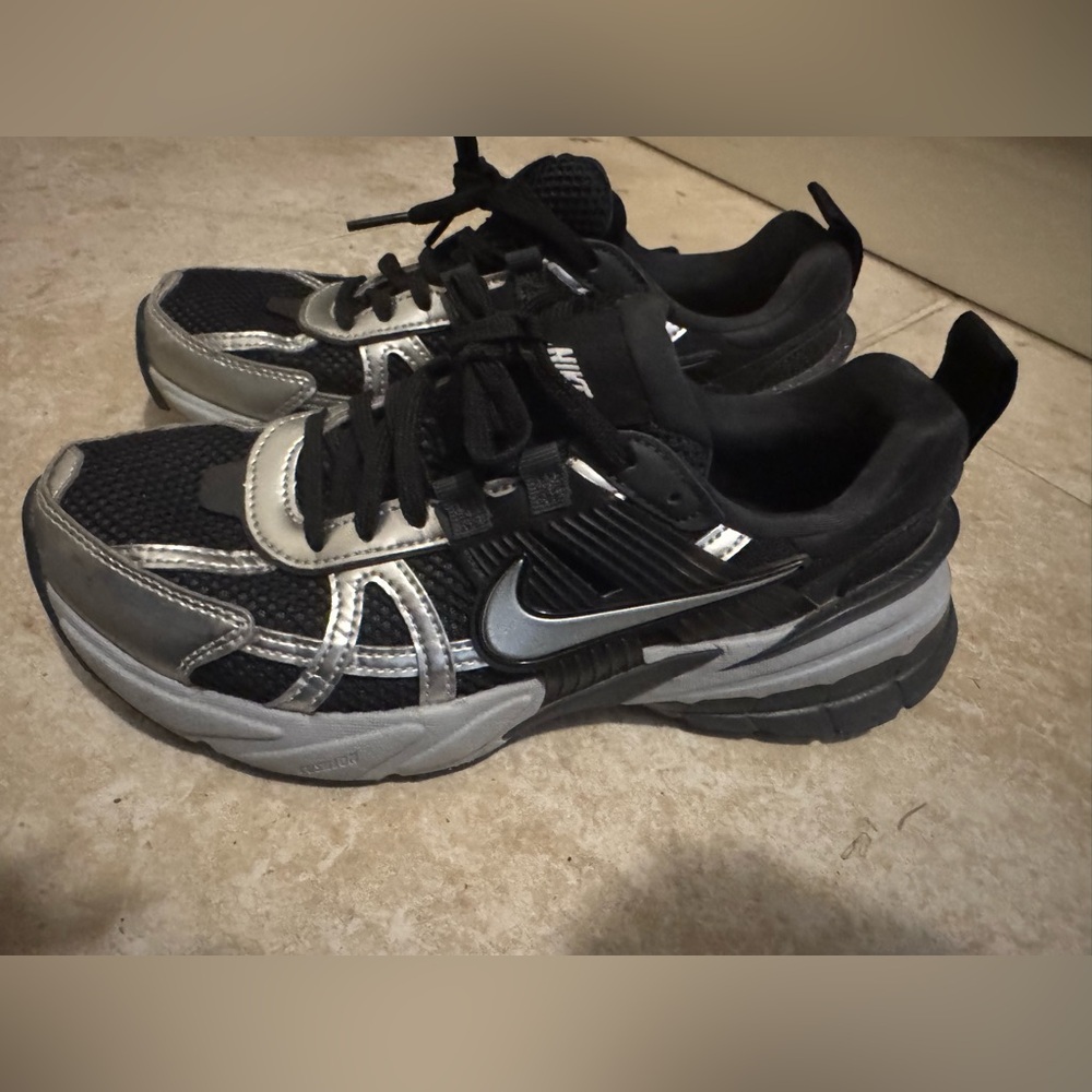 Nike V2K Black and Silver Running Shoe
